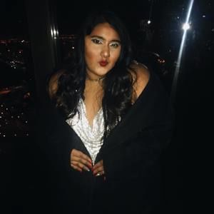 Meet your Posher, Kiana